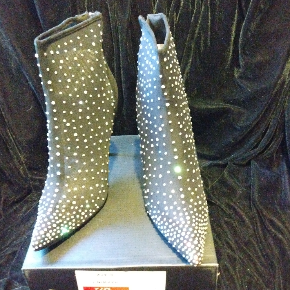 Liliana Harwin-1 sparkly pointy black bootie 8.5 NIB